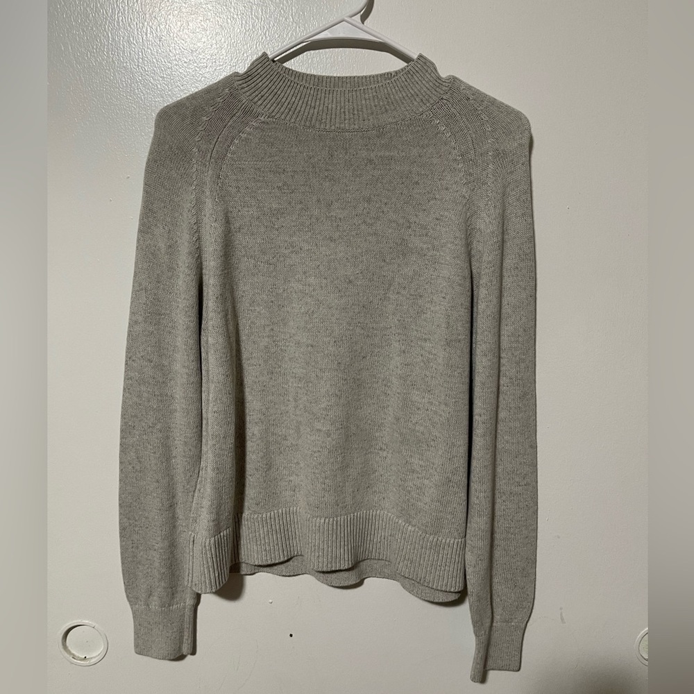Everlane grey long sleeve top